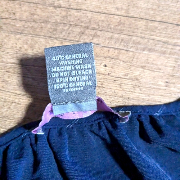 Olivia & Martin Women's Blouse, Size Large - Picture 6 of 6